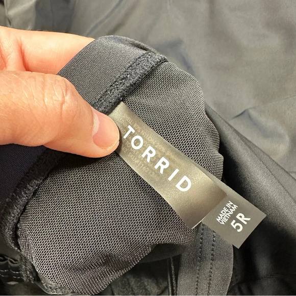 Torrid Underwire Cage Front One Piece Swimsuit in Deep Black Size 5X - Picture 13 of 15